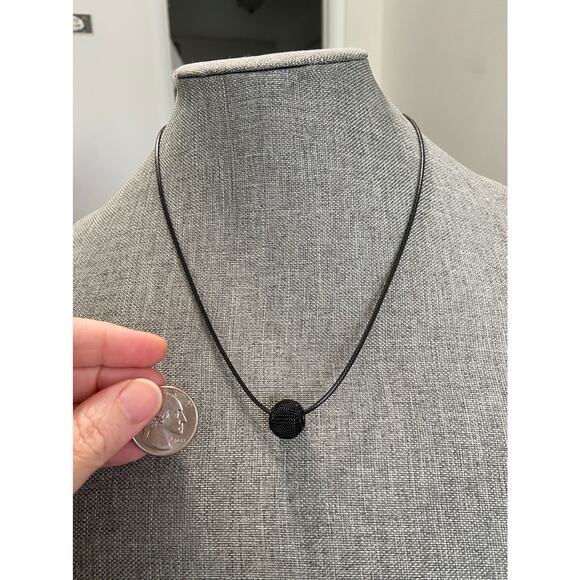 black mesh bead necklace - Picture 2 of 3
